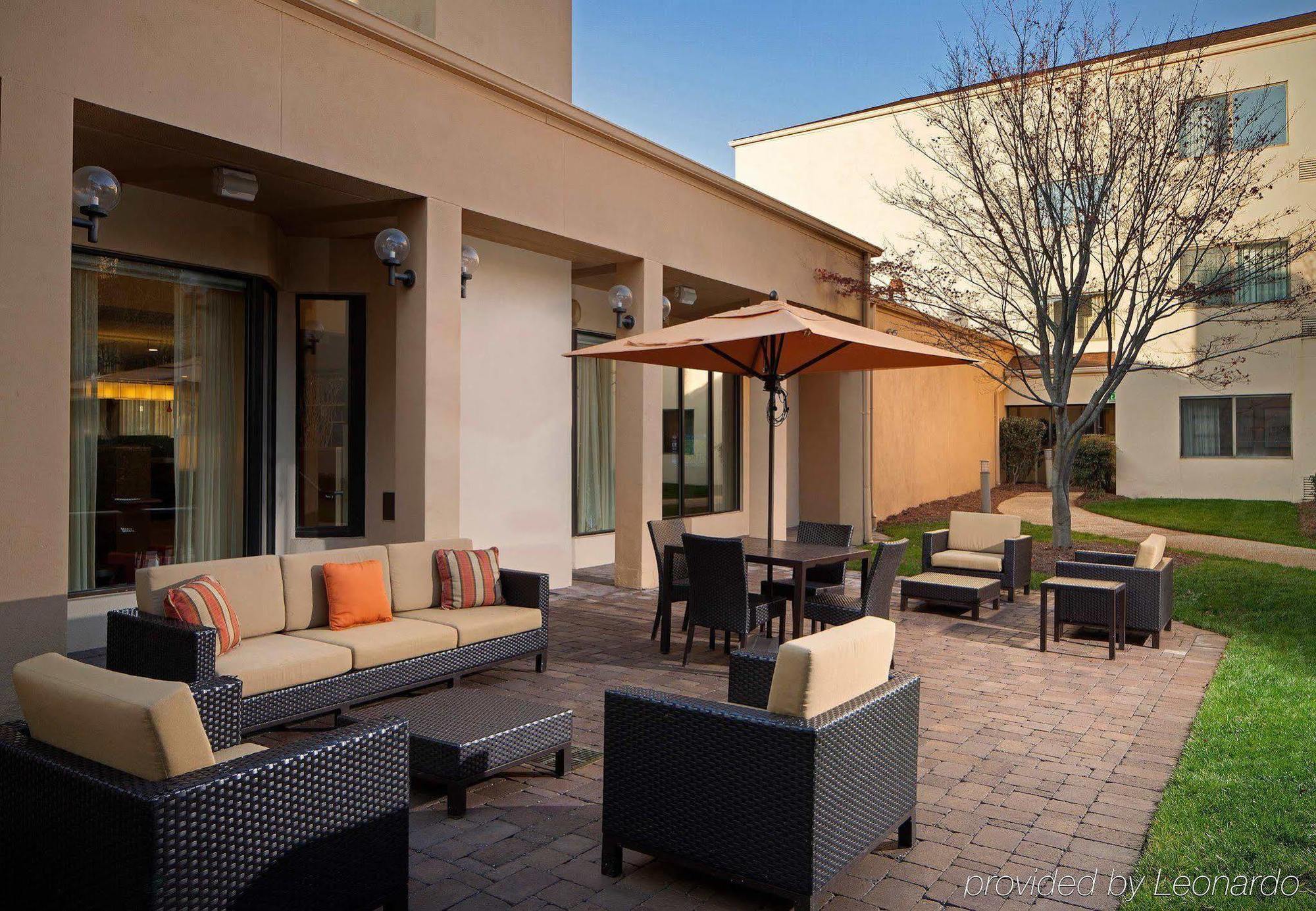 Hotel Courtyard Charlotte Arrowood Zewnętrze zdjęcie