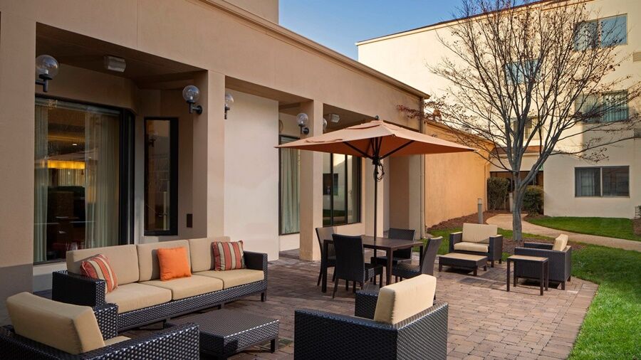 Hotel Courtyard Charlotte Arrowood Zewnętrze zdjęcie